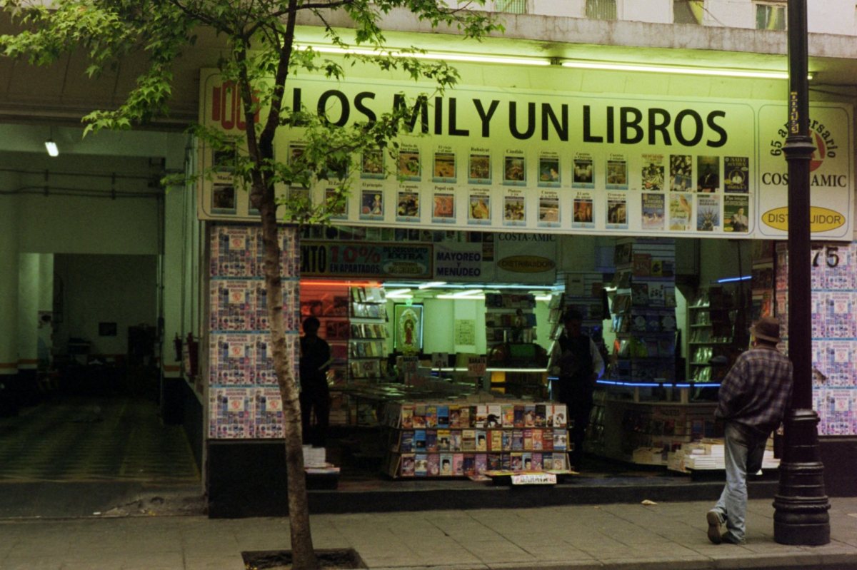 As I walked through Mexico City, I tried to take a glimpse into the street life and store fronts. My camera felt intrusive and imposing.